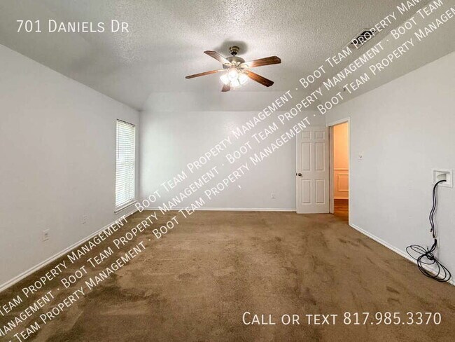 Building Photo - 701 Daniels Dr