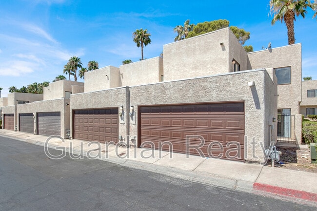 Building Photo - 2639 Jacyra Ave