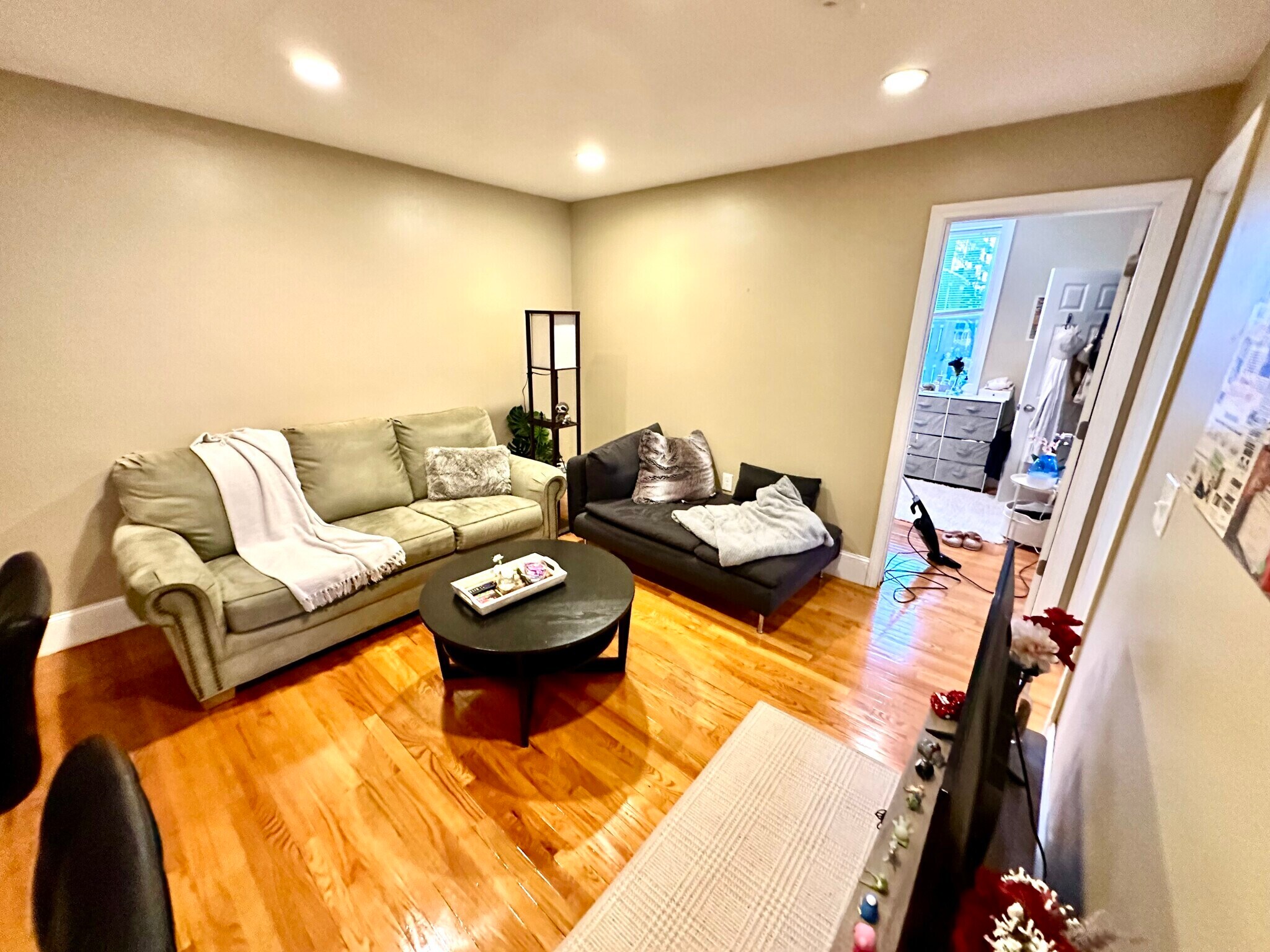 Building Photo - 76 Egmont St