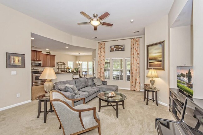 Building Photo - 5013 Bowles Dr