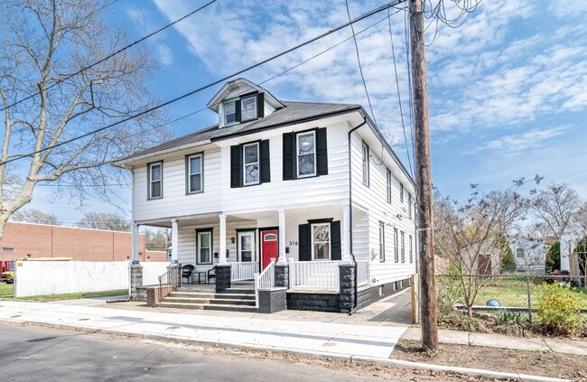 Building Photo - 316 W 4th St