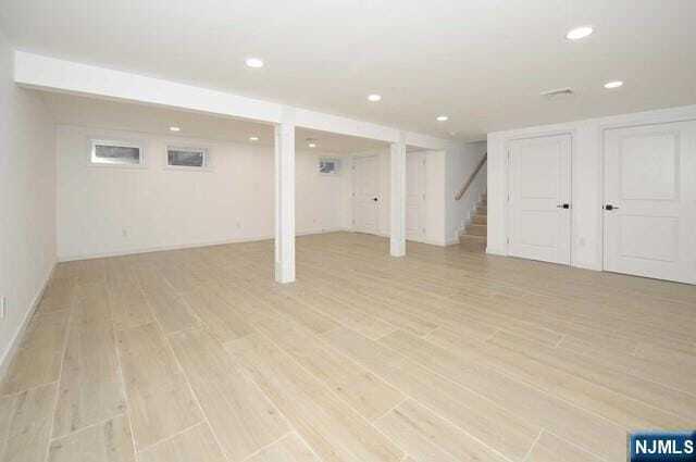 Building Photo - 58 Oxford Pl