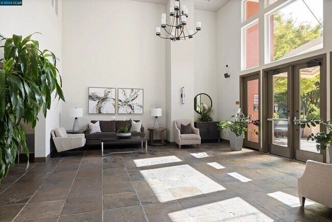 Building Photo - 1800 Alma Ave