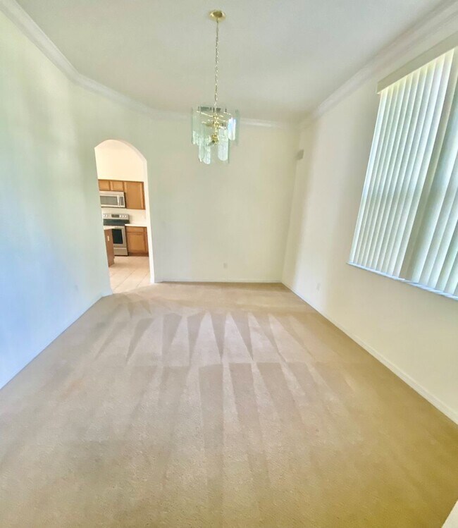 Building Photo - Beautiful & Spacious Home in Fells Cove
