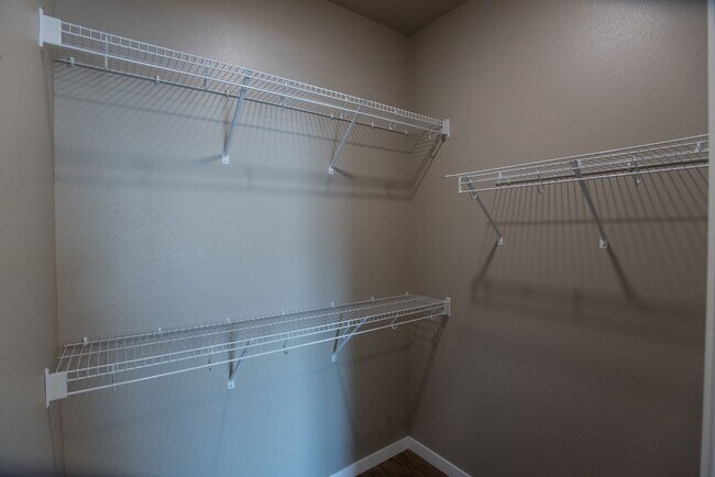 Building Photo - Spacious 2 Bedroom/2Bath, on first floor with Balcony, unit 104, available 9/1/2026