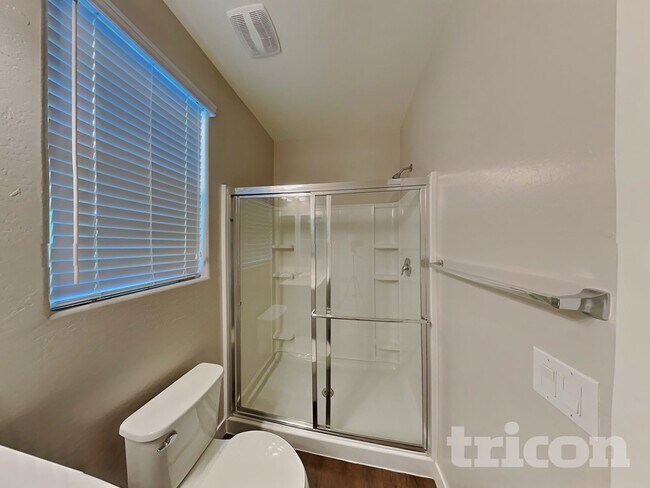 Building Photo - 2929 N 28th St