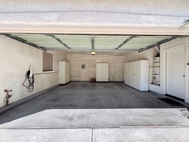 Building Photo - Beautiful 5BD/3BA House in Otay Ranch W/ W...