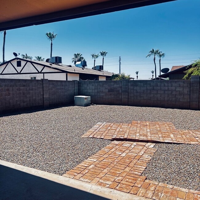 Building Photo - 4619 E Camino St
