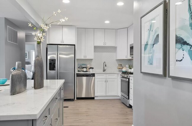 Building Photo - 622 Nancy Plz