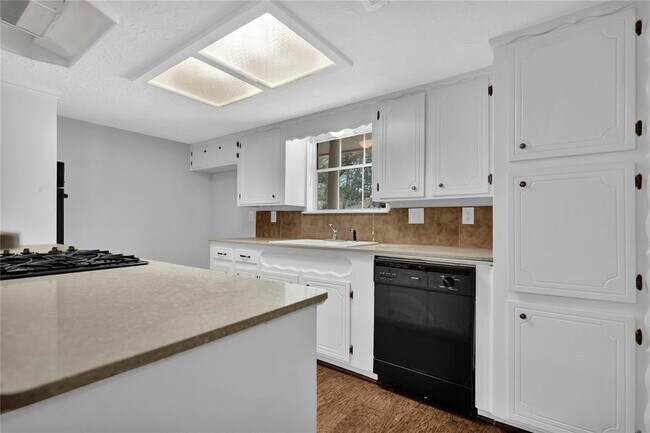 Building Photo - 3022 Birch Creek Dr