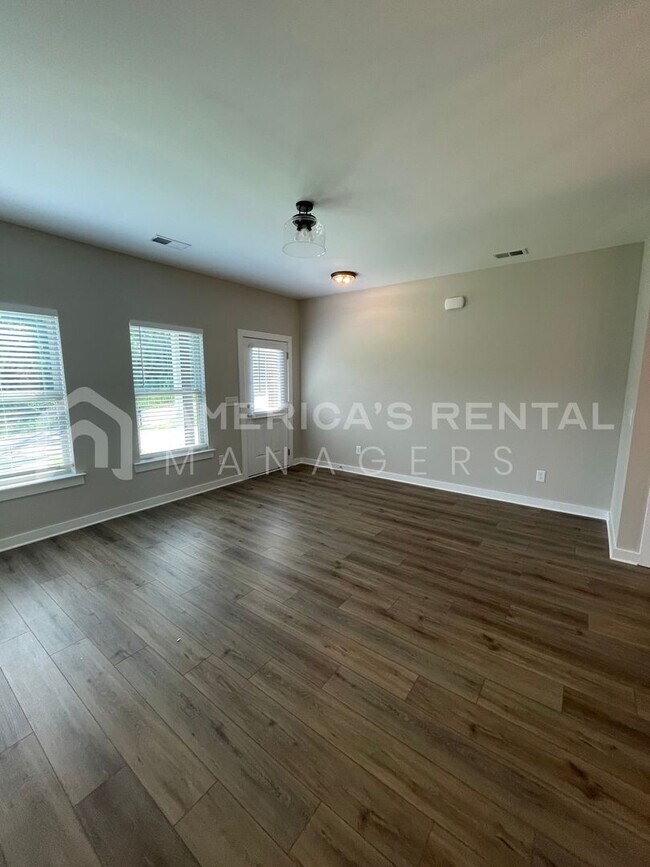 Building Photo - Home for Rent in Weaver, AL!!! Available to View Now!!!