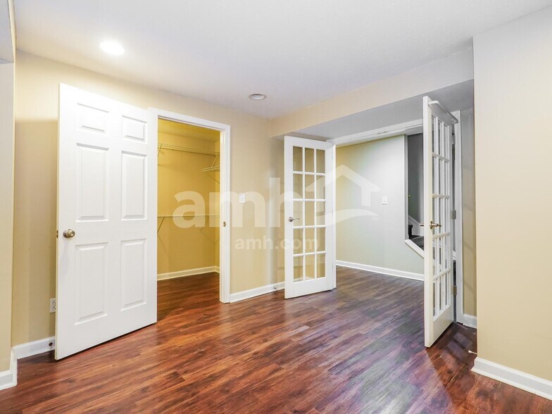 Building Photo - 8135 Arbor Rose Way