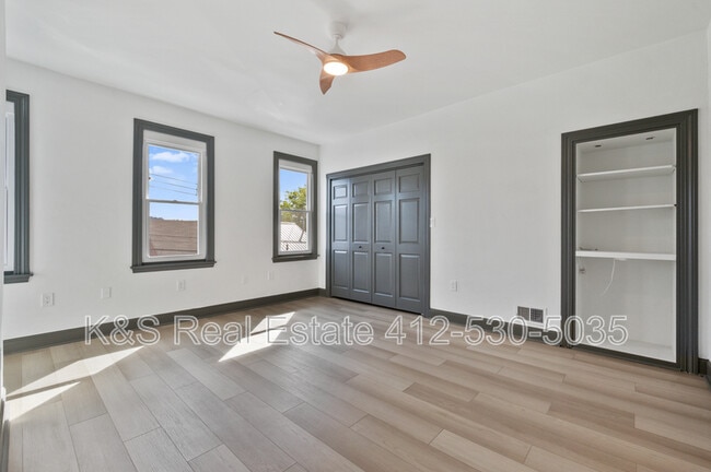 Building Photo - 2104 Straubs Ln