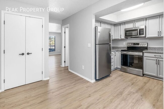 Building Photo - 182 Blakeford Dr