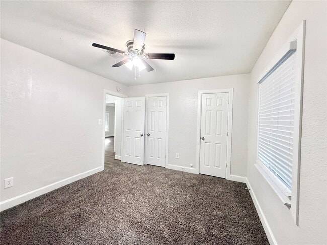 Building Photo - 137 Laurel St