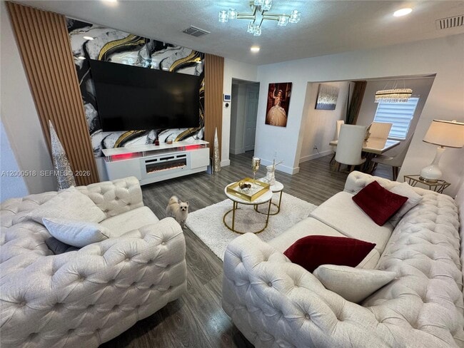 Building Photo - 427 NW 19th Ave