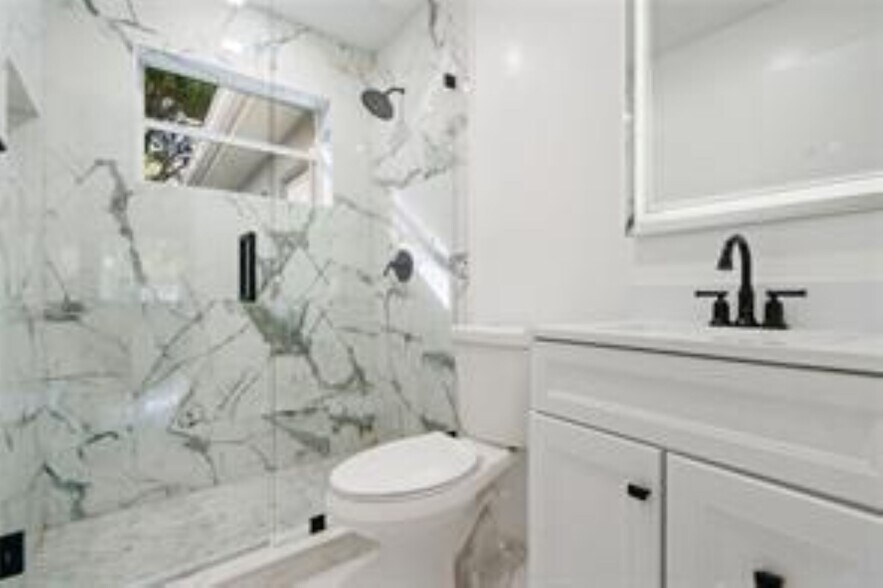 Building Photo - 50 NE 45th Ct