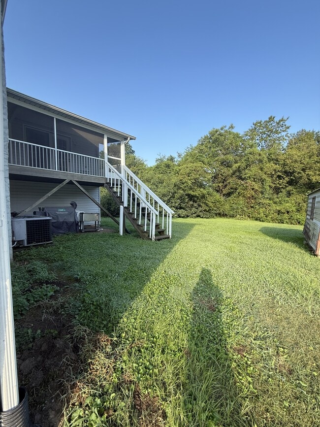 Building Photo - 1710 Greendale Dr NE