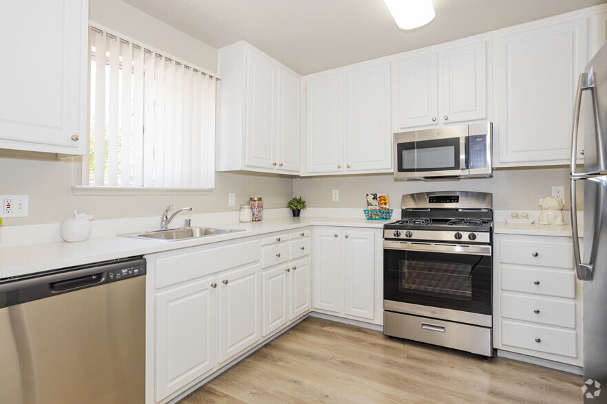 SORRENTO 1540 Valdora St Davis CA 95618 Apartment Finder