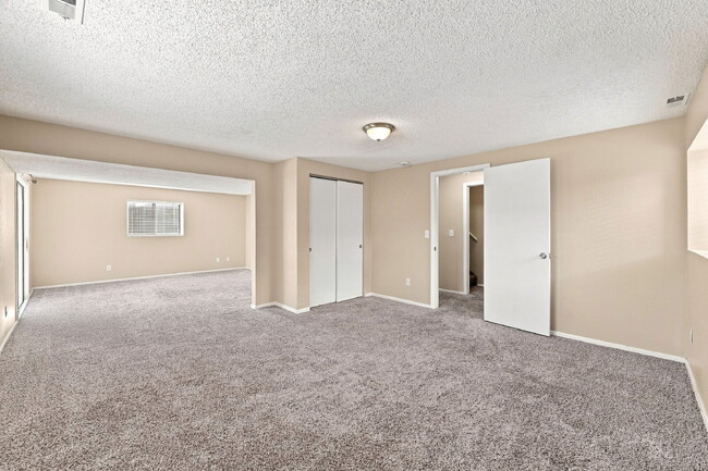 Building Photo - $2,300.95 with $300 Off the First Month's Rent - 3 Beds, 3 Bath, Single Family Home with Solar Pa...