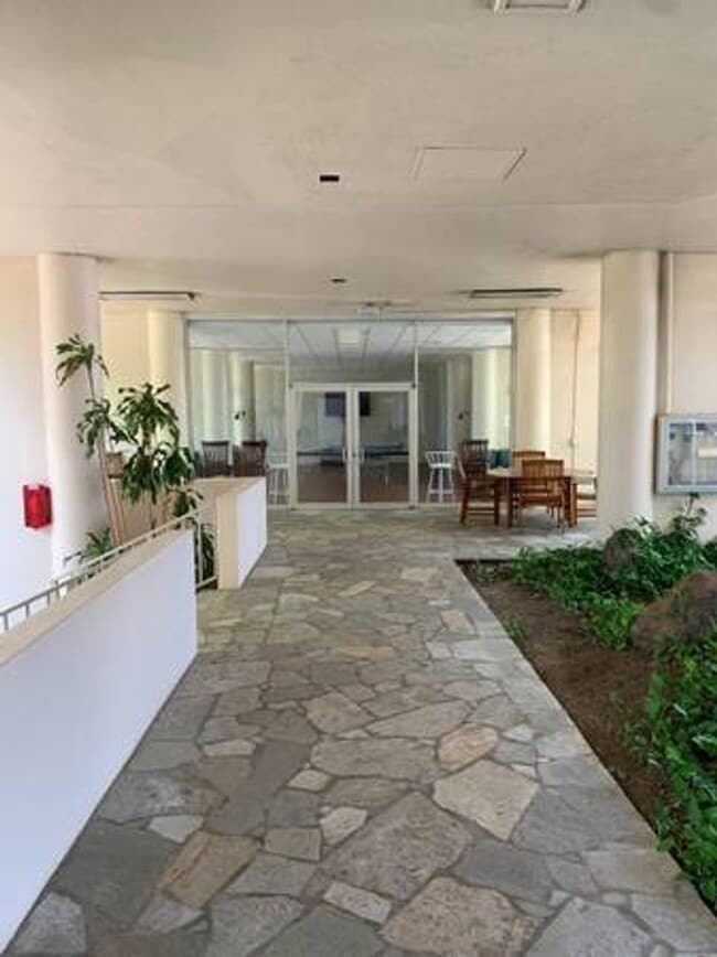 Building Photo - Great Amenities and Great Location!