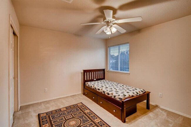 Building Photo - 504 Woodsorrel Way