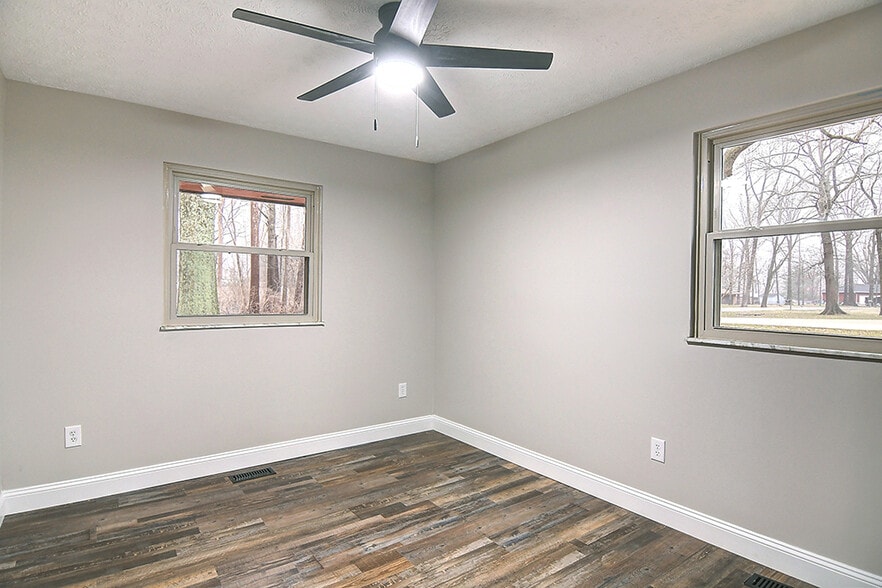 Building Photo - 1209 Nutwood Dr