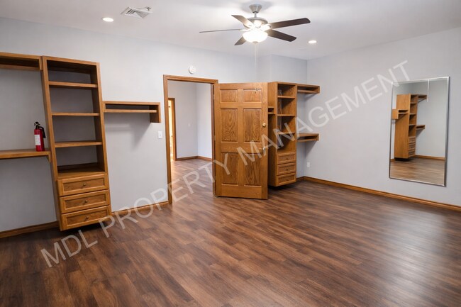 Building Photo - Laporte