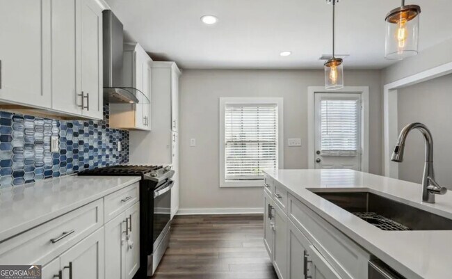 Building Photo - 1295 McClure Ave NW