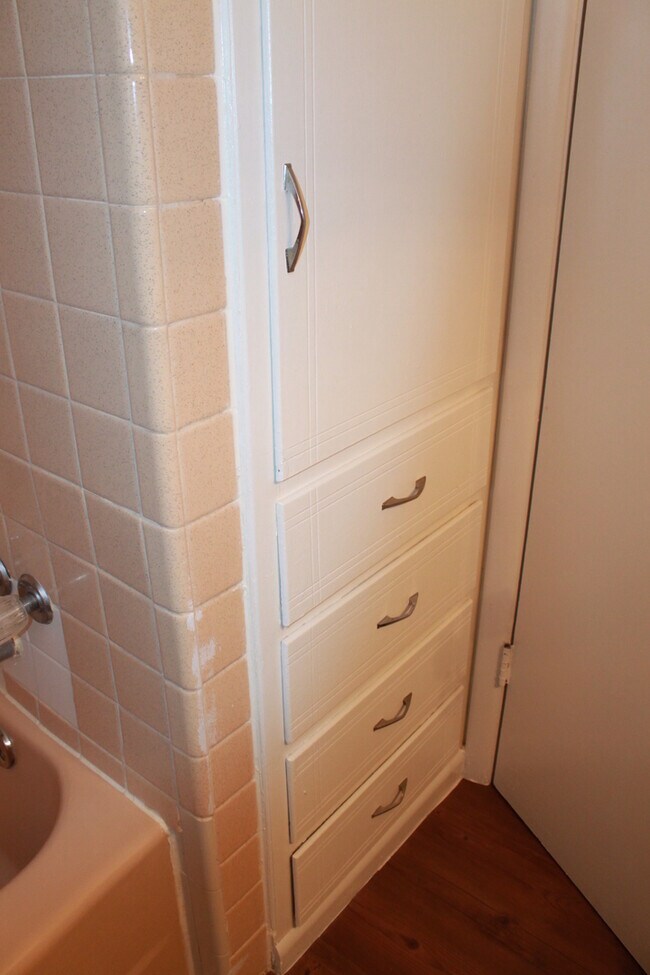Building Photo - Tinker Close! **$175 OFF 1st MONTH'S RENT