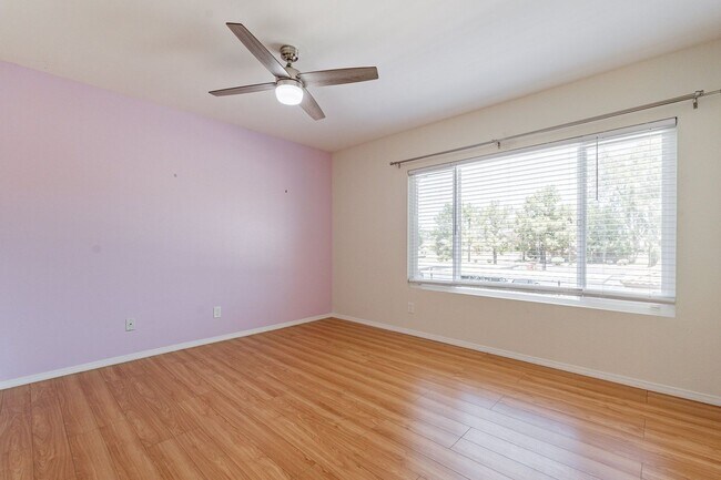 Building Photo - Chandler's Best-Kept Secret: Spacious Cond...