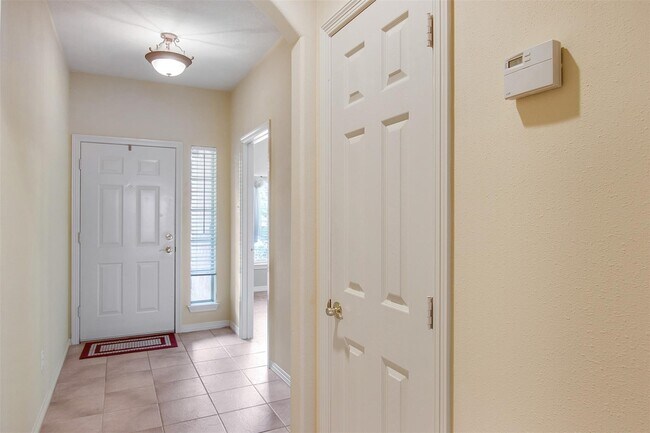 Building Photo - 10735 Norchester Village Dr