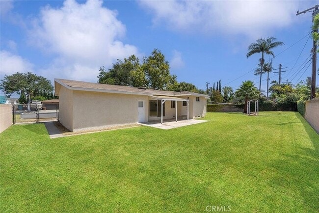 Building Photo - Move-In Ready 3-Bedroom Home on an Oversiz...