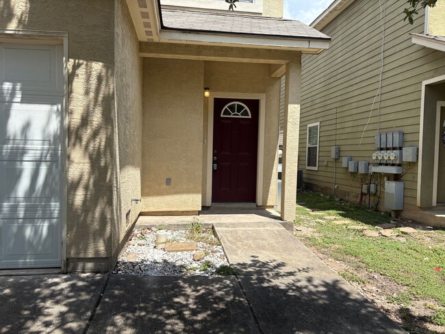 Primary Photo - Newly Renovated Town-home