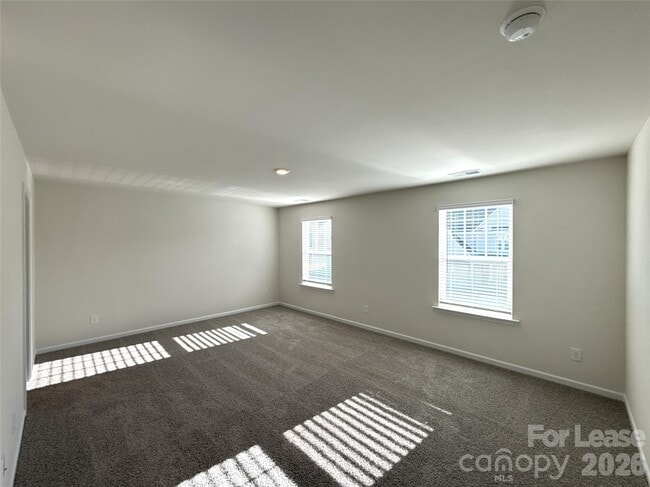 Building Photo - 7640 Bainbridge Rd