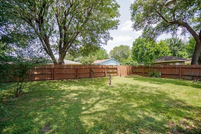 Building Photo - 11614 Pompano Ln