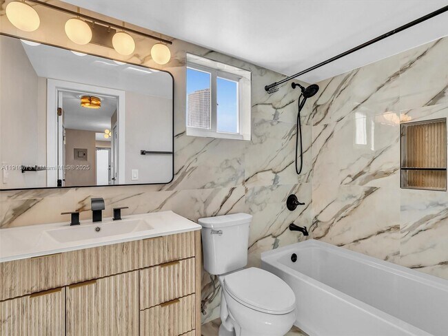 Building Photo - 1030 9th St