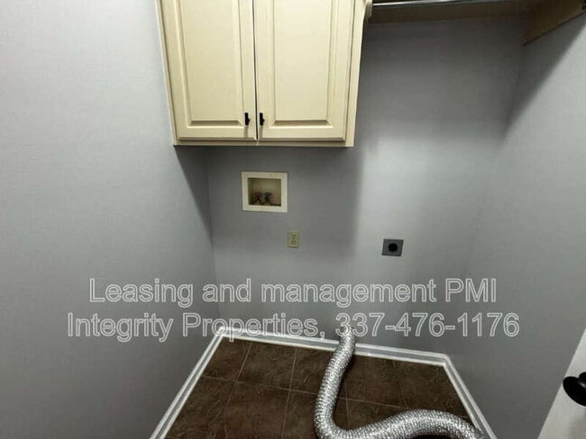 Building Photo - 201 Pavilion St