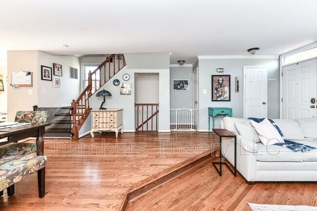 Building Photo - 7245 Worsley Way