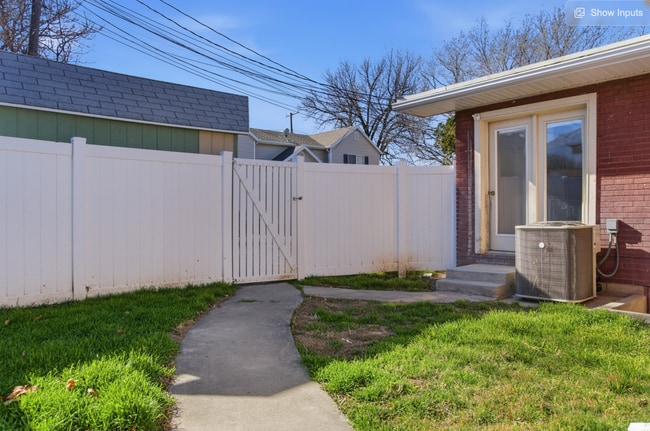 Building Photo - 472 E Center St