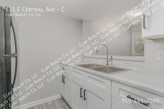 Building Photo - 611 E Central Ave