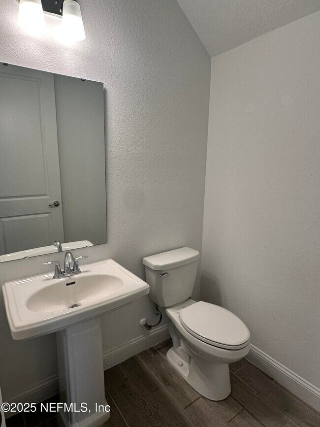 Building Photo - 113 Inkwood Ct