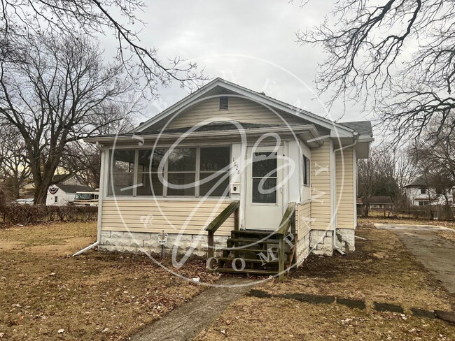 Primary Photo - "Charming 2-Bed home in North Toledo