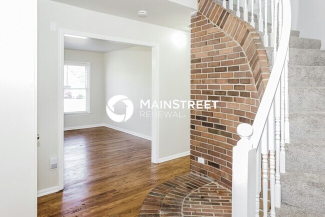 Building Photo - 4 Bedroom Pet-Friendly Home in HUNTSVILLE, AL with Main Street Renewal