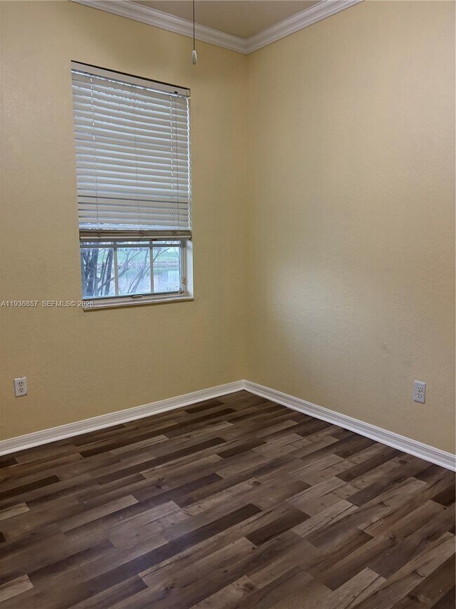 Building Photo - 5907 Abbey Rd