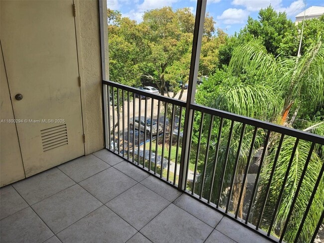 Building Photo - 8255 Lake Dr