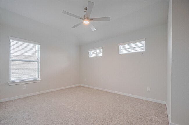 Building Photo - 1656 Daylight Lk Dr