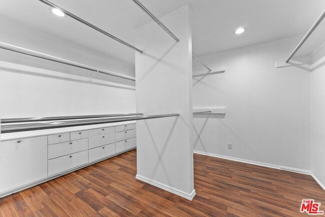 Building Photo - 1328 Sierra Alta Way