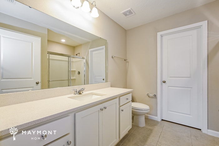 Building Photo - 2681 Island Pond Dr