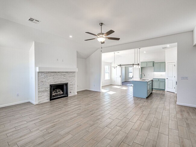 Building Photo - BRAND NEW HOME!